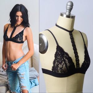 BLACK SCALLOP LACE CHOKER BRALETT (K)